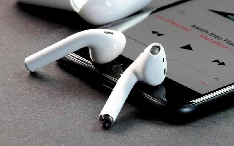 Why does Apple technology sometimes not see the headphones: what to do?